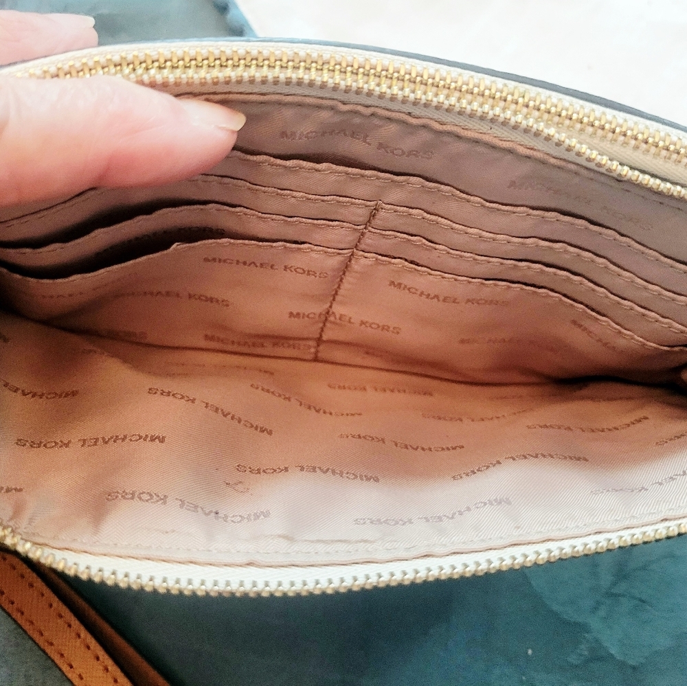 Michael Kors Cream & Tan M K Wristlet - Picture 5 of 8